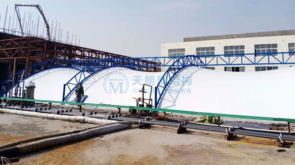 遼寧藍水環保V92池反吊膜封閉工程